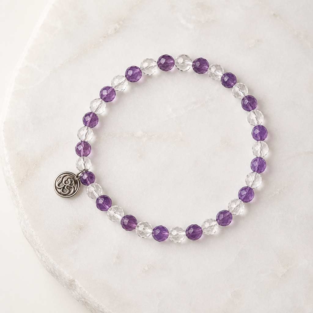 Amethyst & Bergkristall Armband mit "OM" Anhänger Silber