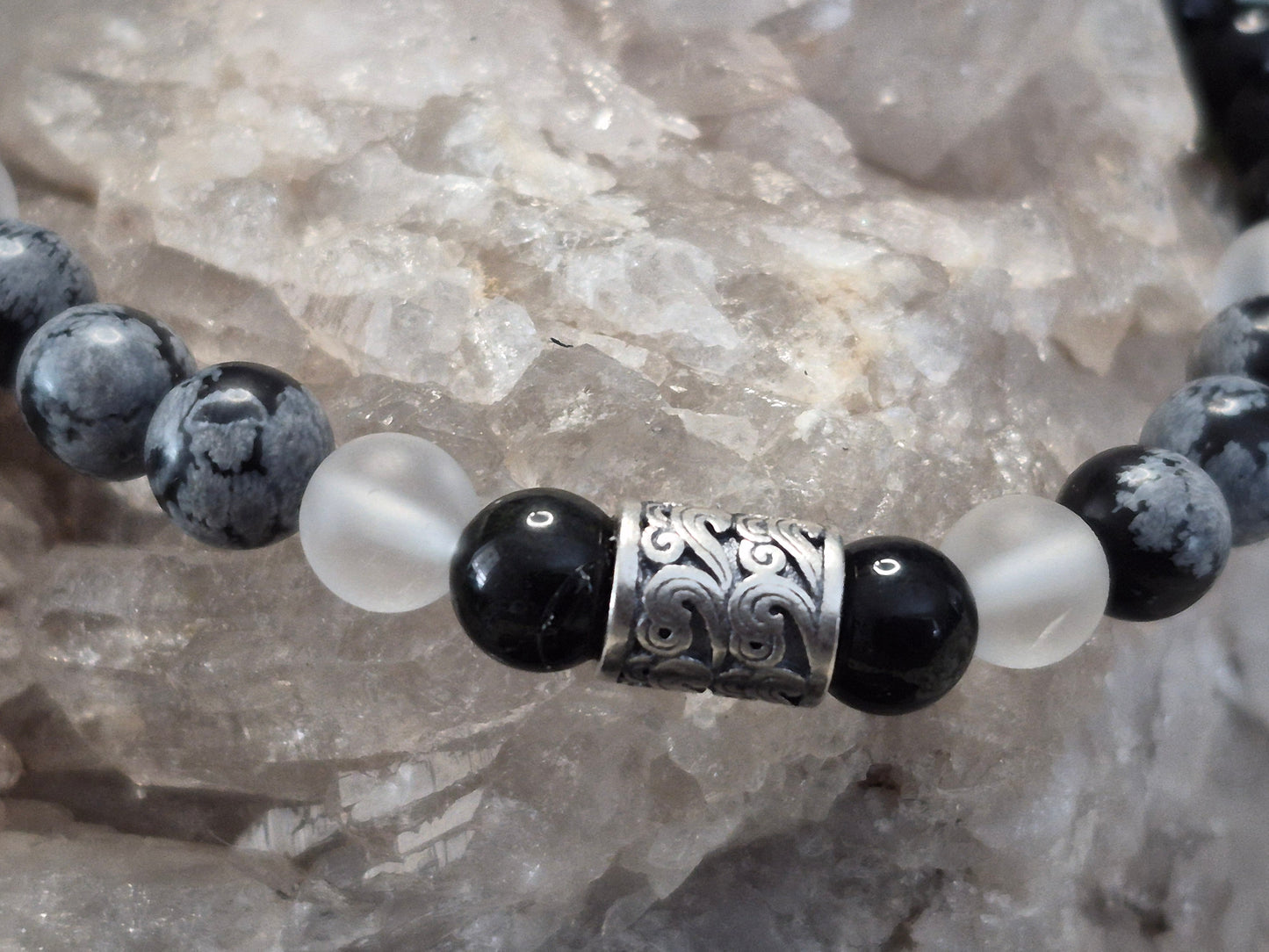 Schwarzem Turmalin, Schneeflockenobsidian & Bergkristall Armband mit Silber-Detail